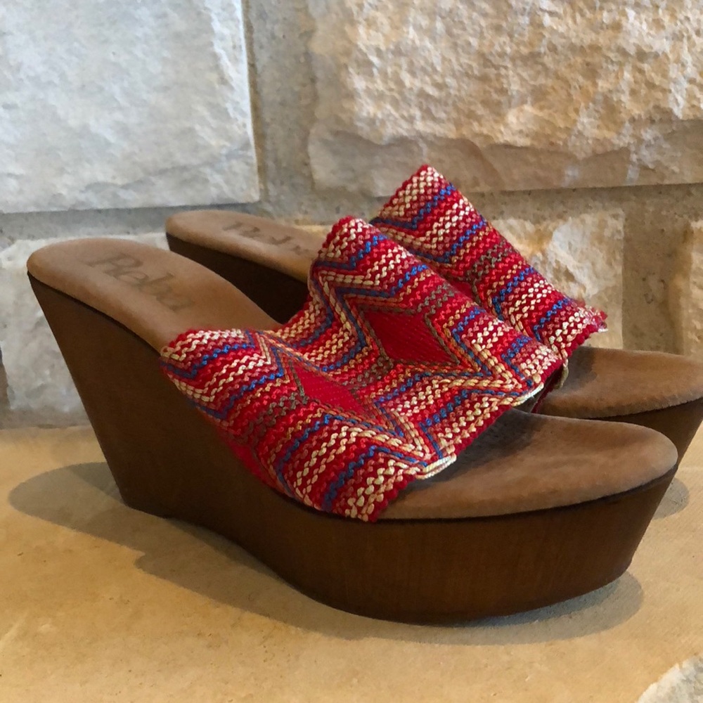 Reba Red Wedges